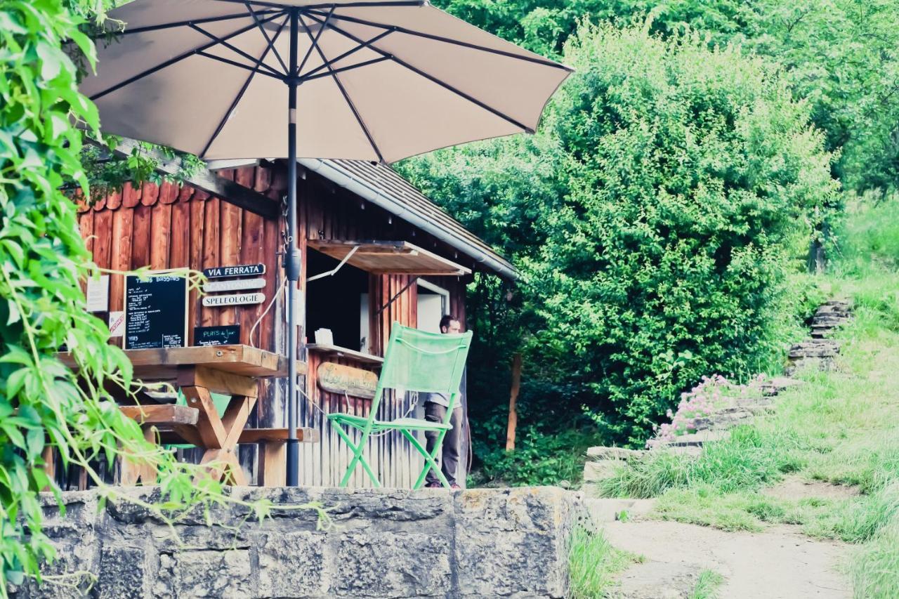 Les Repaires Hotel Nans-sous-Sainte-Anne Exterior photo